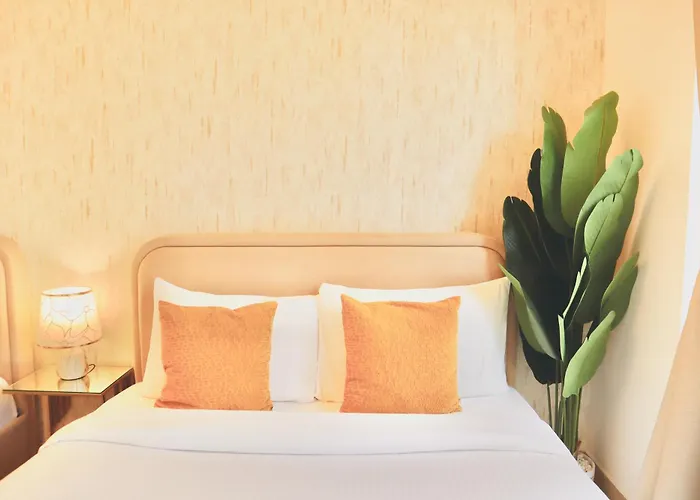 Luxurious Stay Near Burj Khalifa, Free Parking